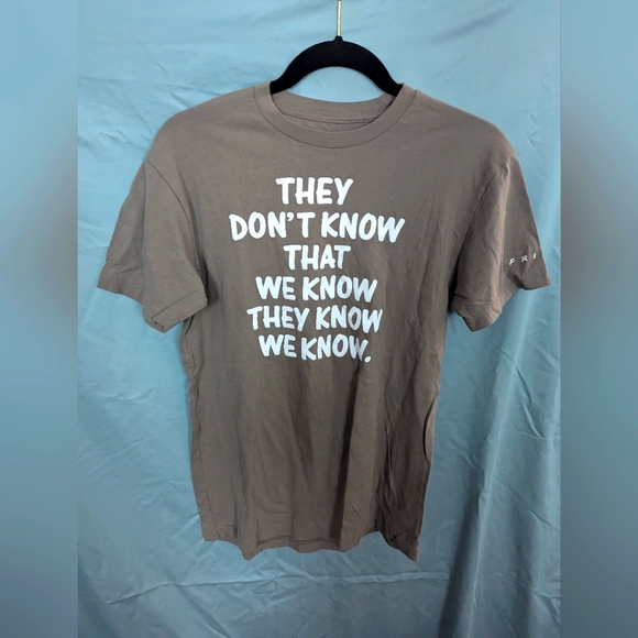 FRIENDS Tops - Friends Women's 100% Cotton Tee in Olive Sz. M.